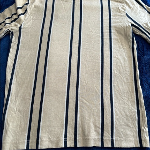 Teen/mens size S Hollister long sleeved tan, blue and white tee - Picture 6 of 7